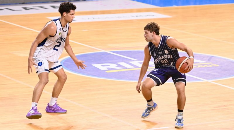 Peñarol festejó en casa frente a Argentino