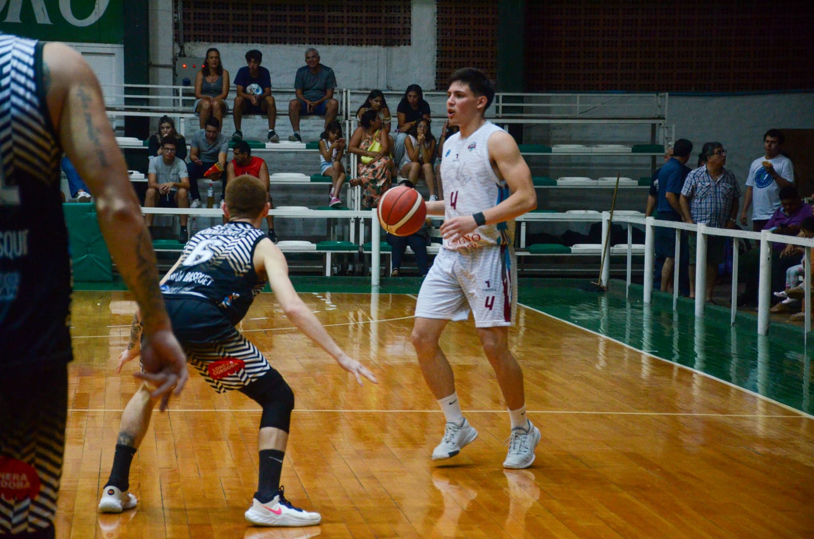Liga Argentina de Basquetbol | Noticias | Salta Basket se llevó el triunfo  de Tucumán